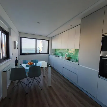 Stunning With 2br *