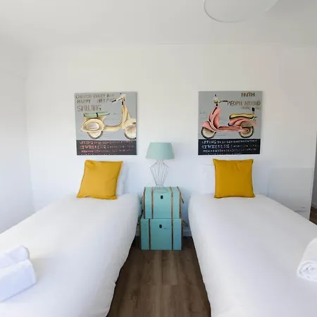 Stunning With 2br Apartment